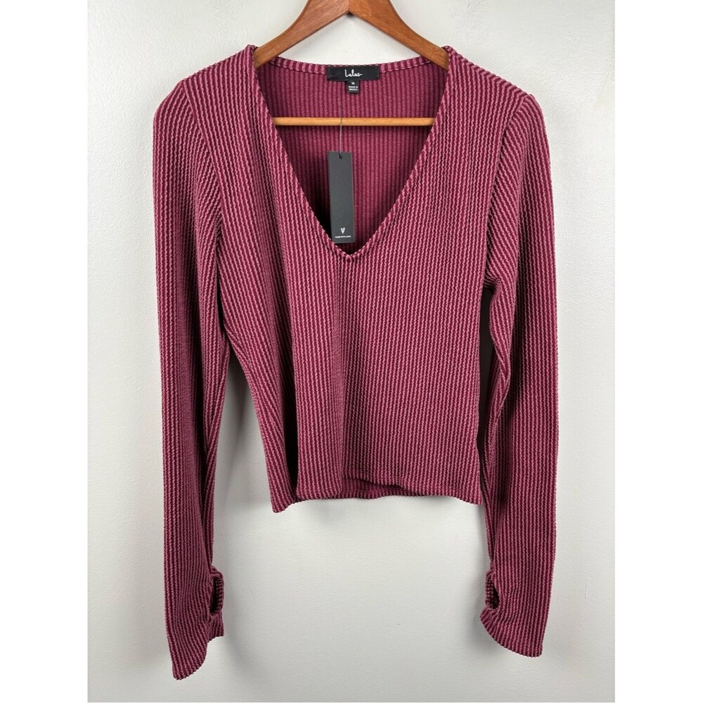 NWT Lulu's Ribbed V-Neck Long Sleeve Top medium crop hem w/ thumb holes — Plum